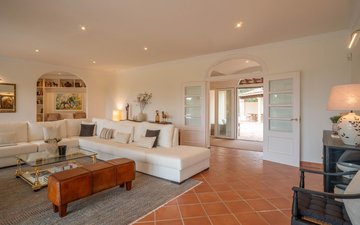 Property slide 19