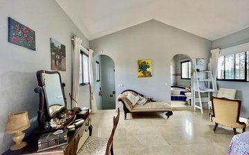 Property slide 22