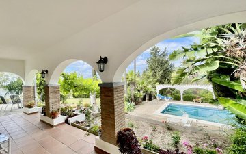 Property slide 44