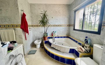Property slide 18