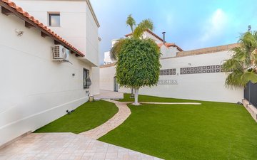 Property slide 10