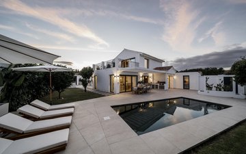 Property slide 32