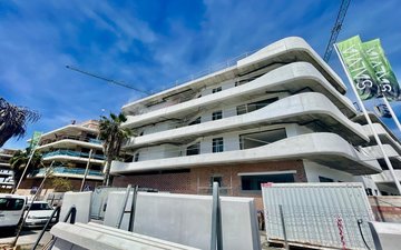 Property slide 32