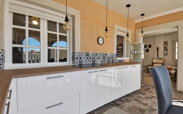 Property slide 17