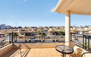 Property slide 32