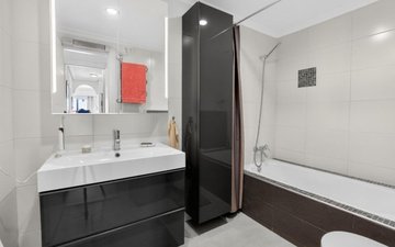 Property slide 16