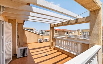 Property slide 32
