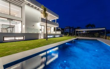 Property slide 18