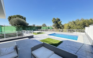 Property slide 22