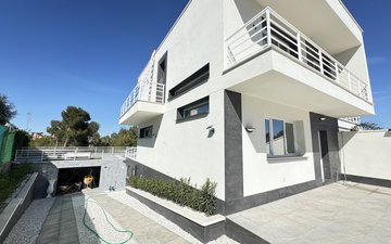 Property slide 18