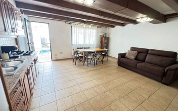 Property slide 25