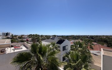 Property slide 32