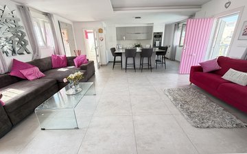 Property slide 10