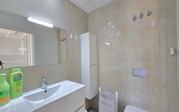 Property slide 22