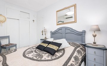 Property slide 32