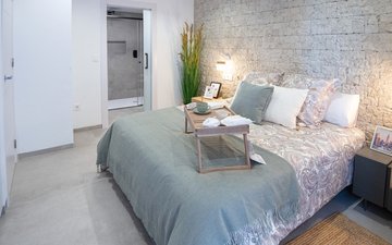 Property slide 10