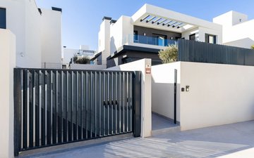 Property slide 32
