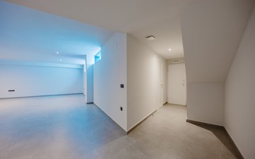 Property slide 32