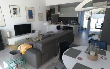 Property slide 16