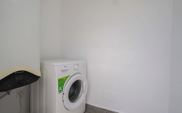 Property slide 32