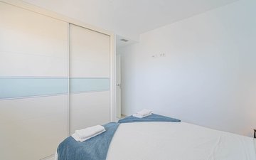 Property slide 32