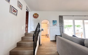 Property slide 21