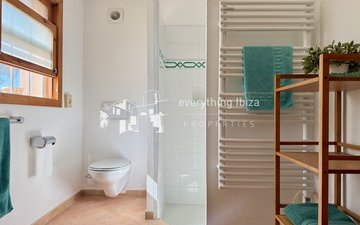 Property slide 32