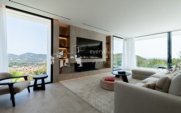 Property slide 10
