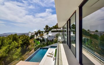 Property slide 21