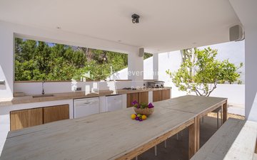 Property slide 22