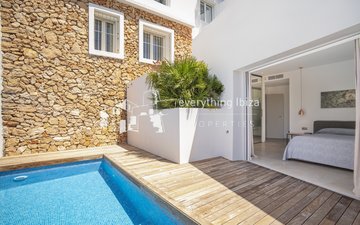 Property slide 44