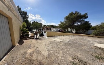 Property slide 32