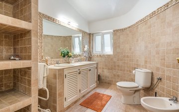 Property slide 16