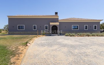 Property slide 32