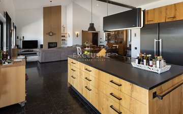 Property slide 10