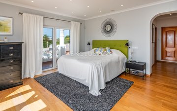 Property slide 20