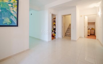 Property slide 25