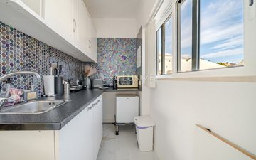 Property slide 25