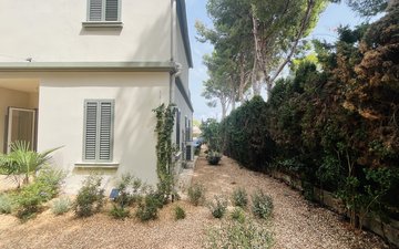 Property slide 48