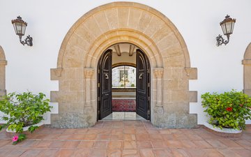 Property slide 32