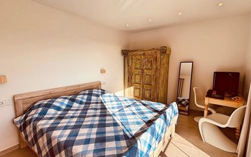 Property slide 14