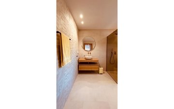 Property slide 23