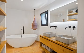 Property slide 14