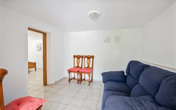 Property slide 32