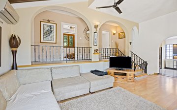 Property slide 16