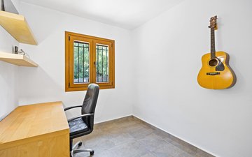 Property slide 22