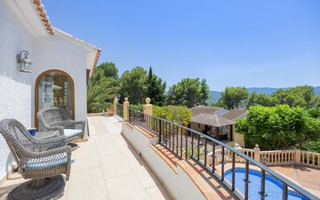 Property slide 10