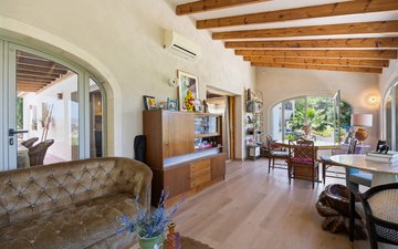 Property slide 17