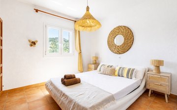 Property slide 10