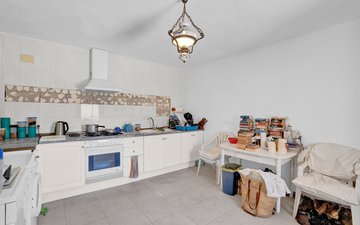 Property slide 21